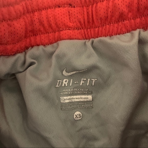 Nike Air Dri Fit Black And Red Shorts Size XS - Picture 4 of 7